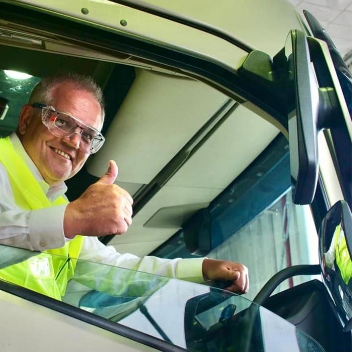 Scott Morrison sitting in the Volvo FL Electric truck on Alcoa WheelsAlcoa Wheel showing tyre bead heat indicator