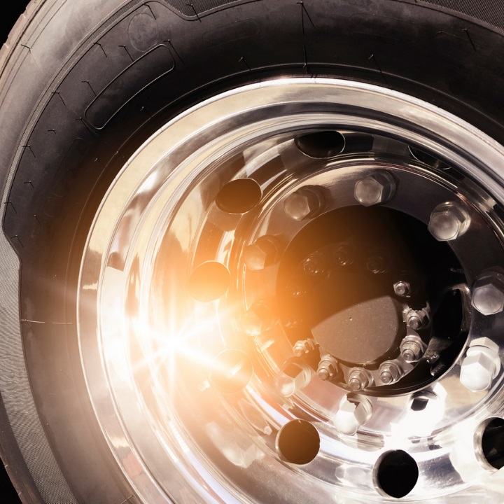 Alcoa® Wheel with sunrise glinting of the surface